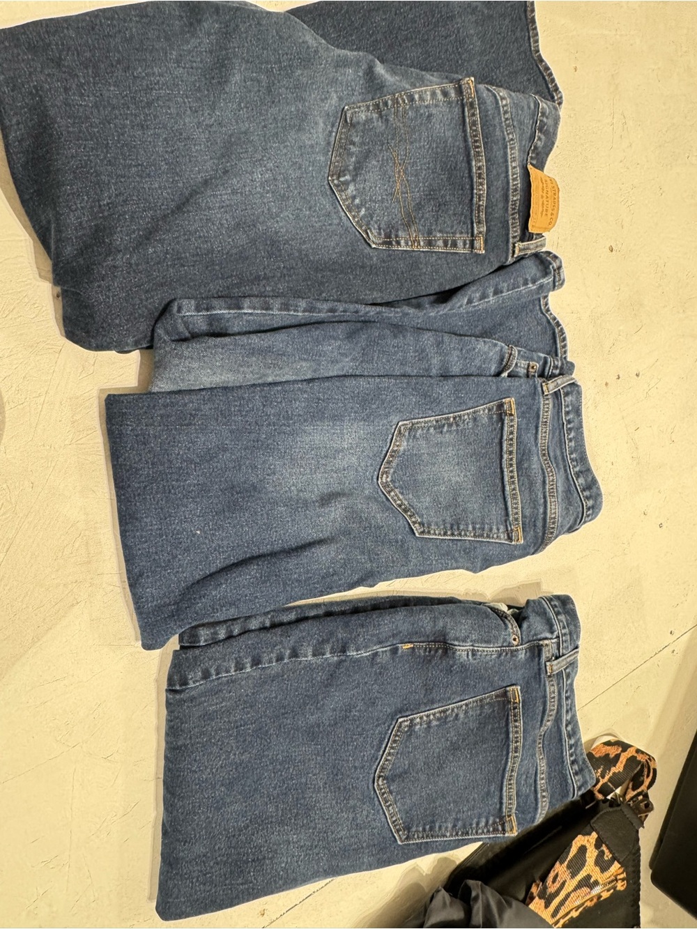 Old Navy Men's Straight Jeans in Dark Blue Wash